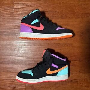 RARE AIR JORDAN 1 MID GS CANDY
